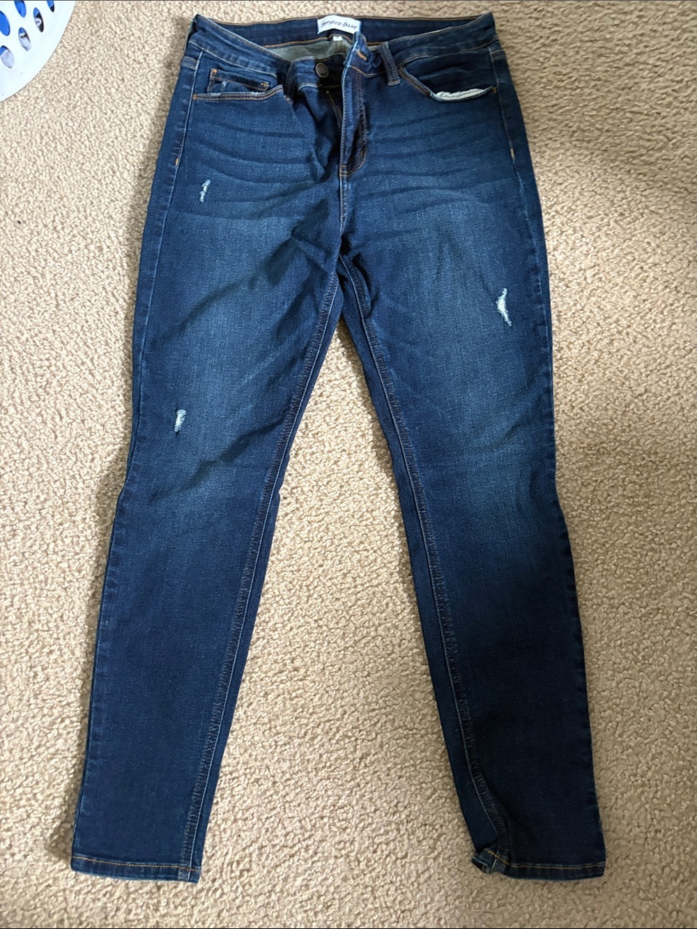 Women’s Dark Blue Skinny Jeans with Subtle Distressing